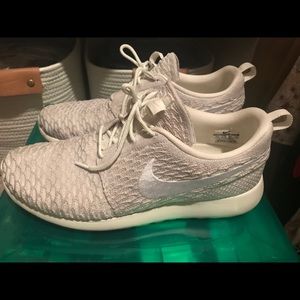 Women’s Nike shoes size 11